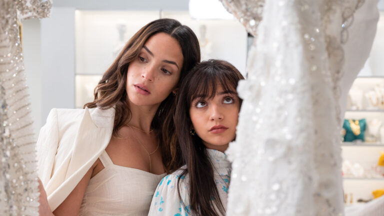 HBO GO - Father of the Bride - Adria Arjona and Isabela Merced