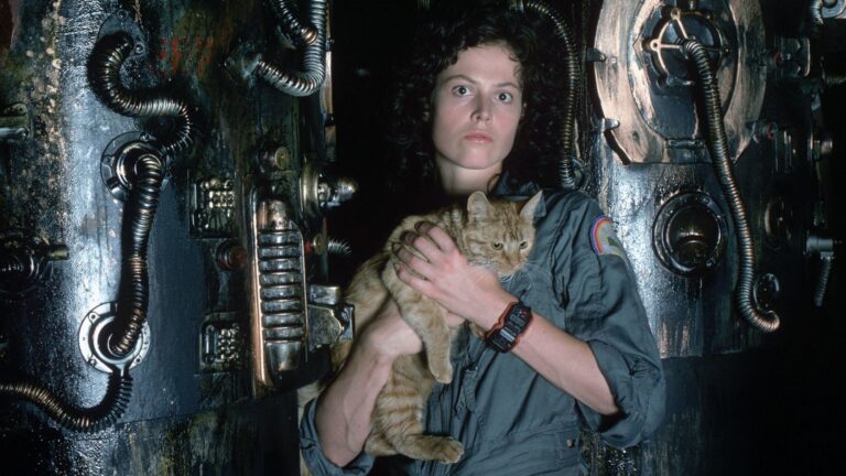 Alien - Ellen Ripley and cat - 20th Century Studios ©Disney